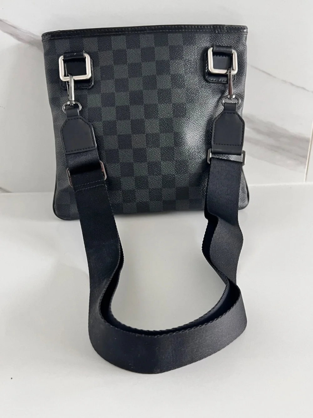 Louis Vuitton Damier Graphite Canvas Gray Black Crossbody Messenger Bag | Adjust
